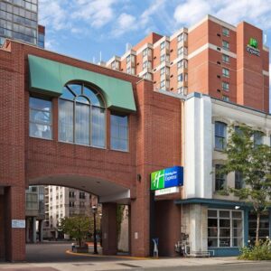 Last Minute Holiday Inn Express Toronto Downtown