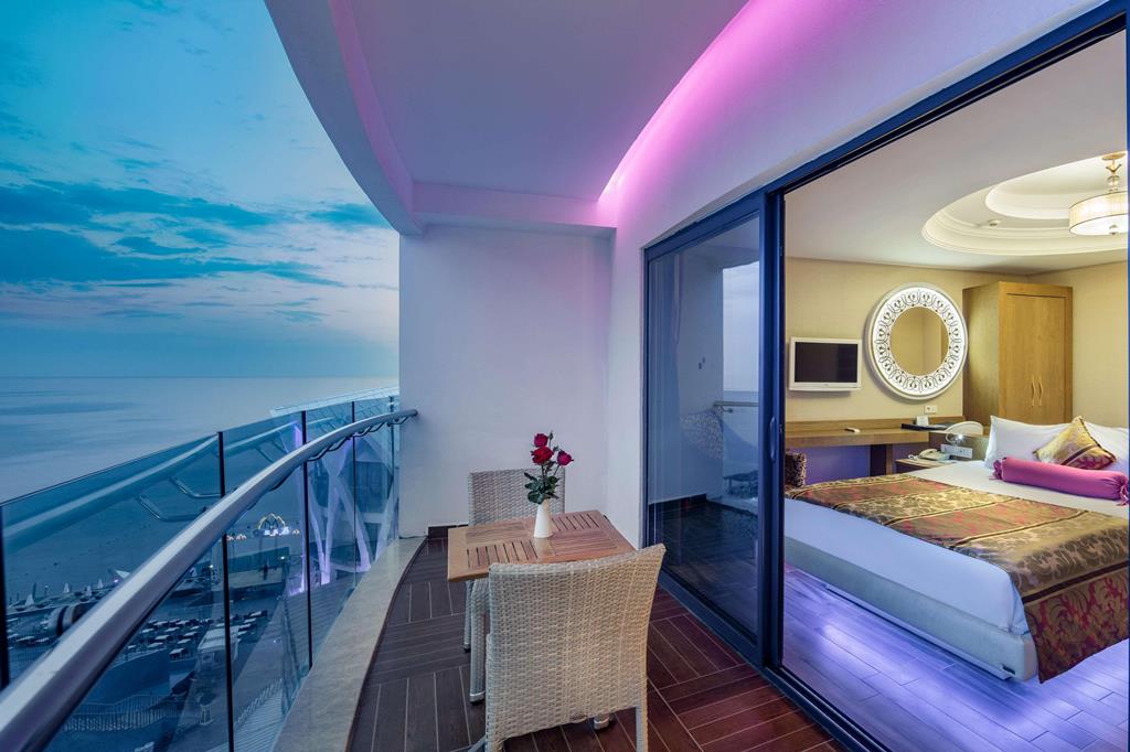 Last Minute Granada Luxury Okurcalar